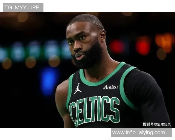 杰伦布朗首节狂砍16分全场19中13砍下32分引领球队胜利