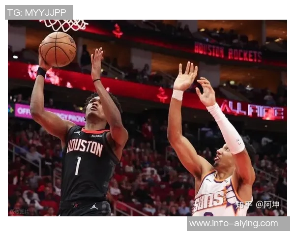 布克谈狄龙关键时刻表现称球队希望他持续带来积极能量